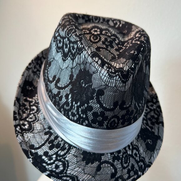 NWOT Modern Stylish Black Laced and Silver Classic Preppy Fedora Polyester - Picture 8 of 16